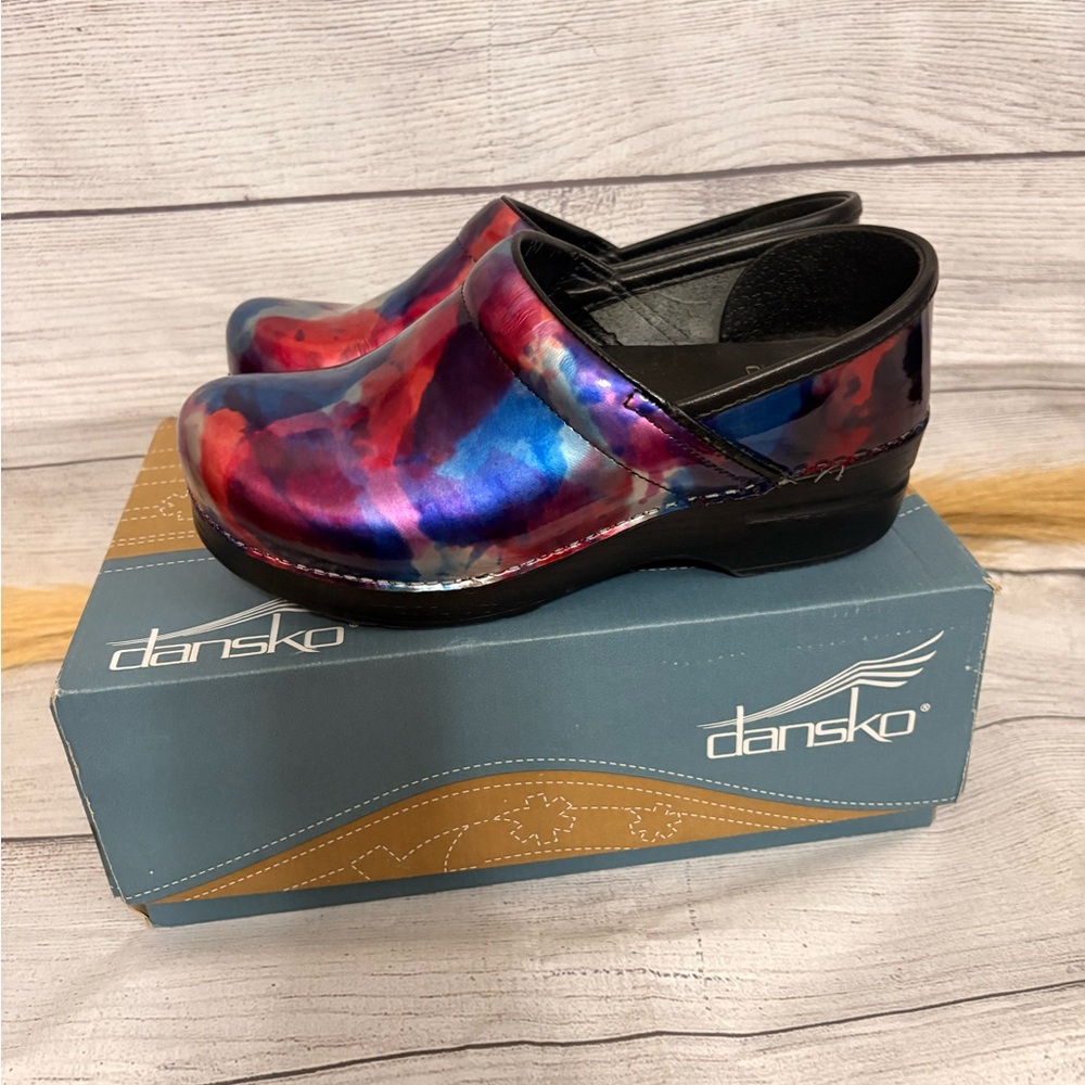 Dansko Colorful Abstract Clogs - Picture 4 of 5